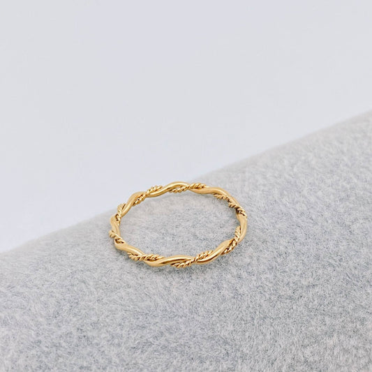 Fine Twist 18K Gold Plated Stainless Steel Ring
