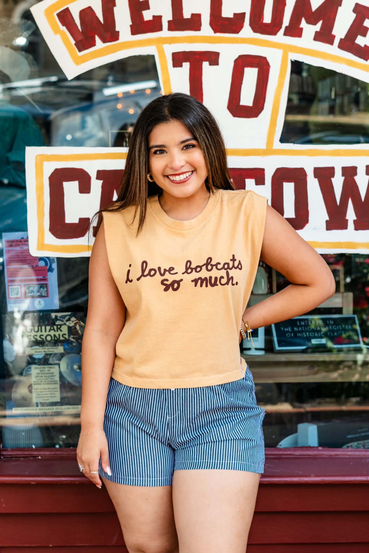 i love bobcats so much Crop Tank