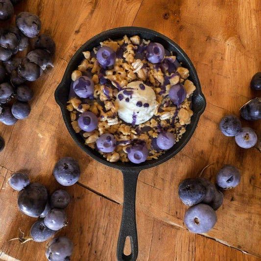 Huckleberry Harvest skillet candle