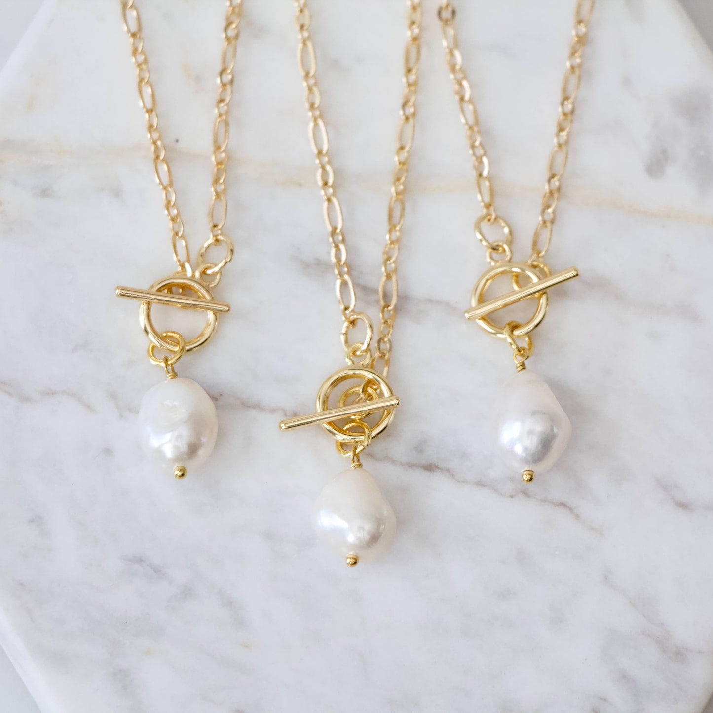 Pearl Toggle Necklace - White Pearl