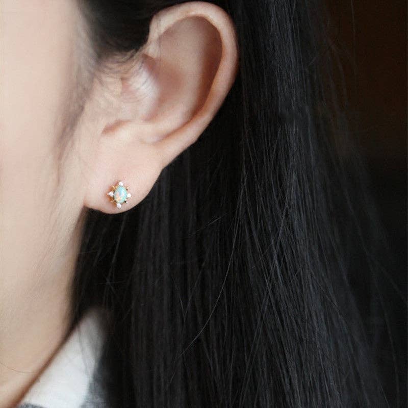 Tiny Vintage Opal Star Stud Earrings in 925 Sterling Silver