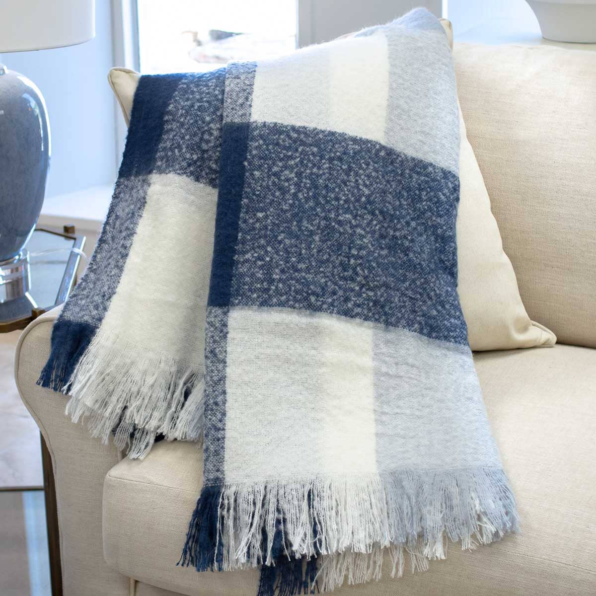 Crestland Throw blanket