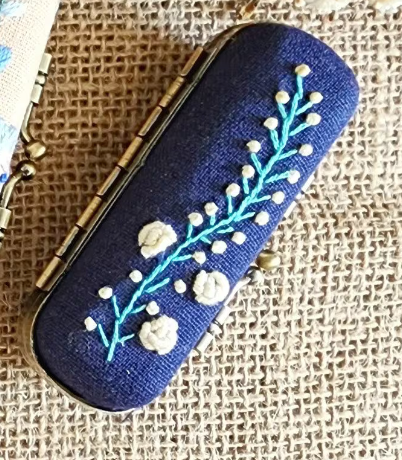 Vintage Embroidered Lipstick Case (NO MIRROR)🪡