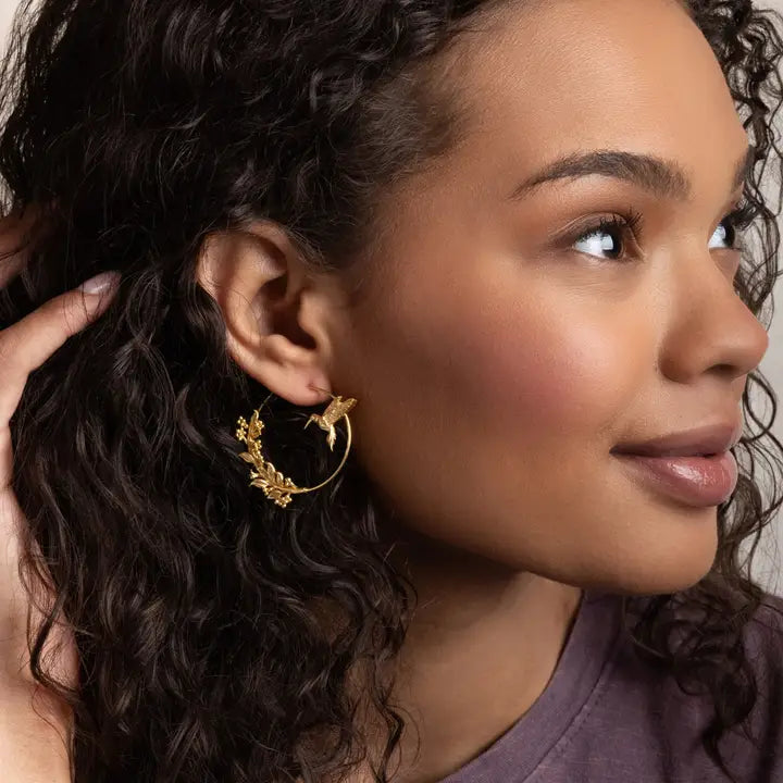 Refined Hummingbird Hoop - Gold