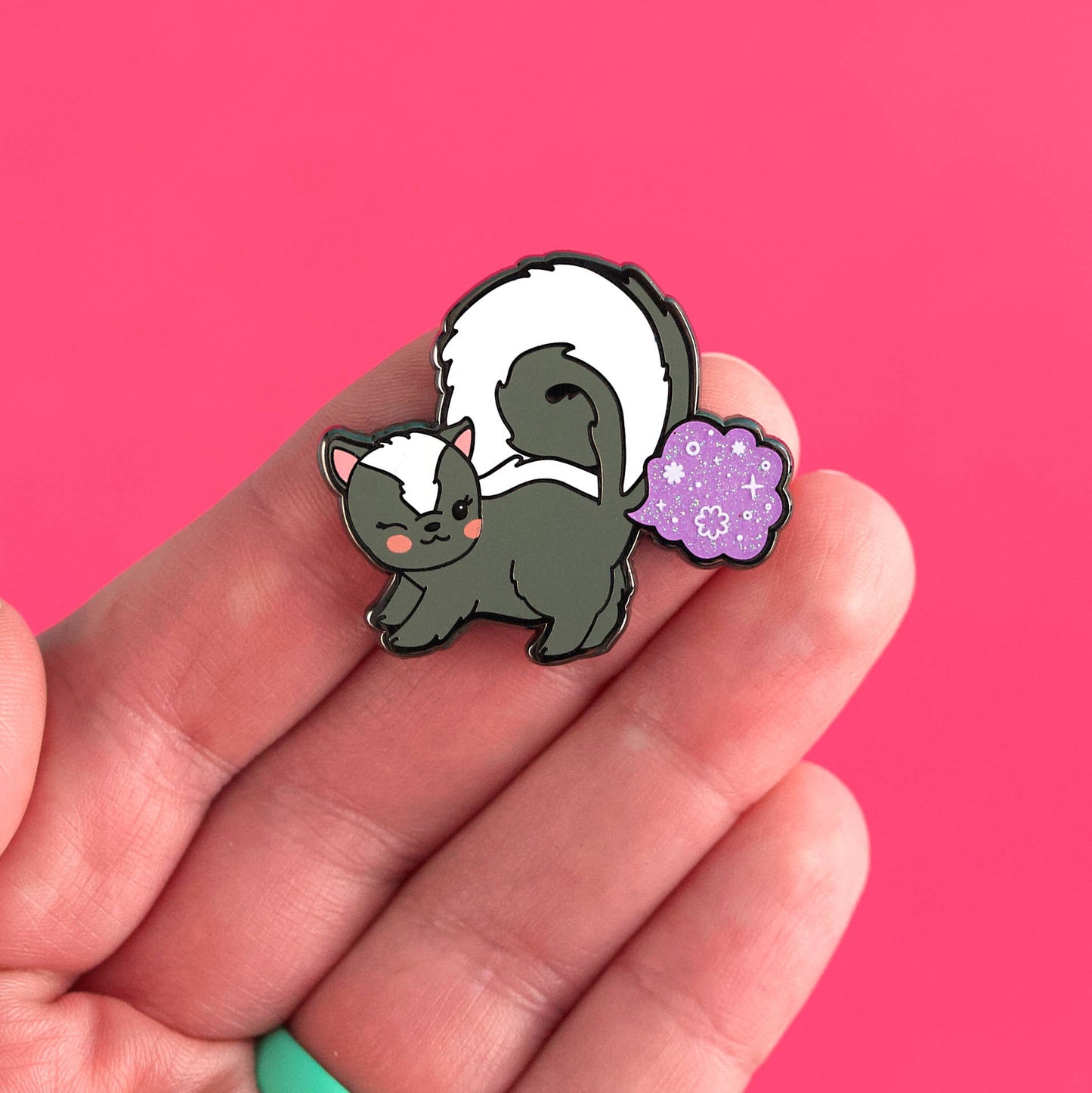 Skunky Spice Pin