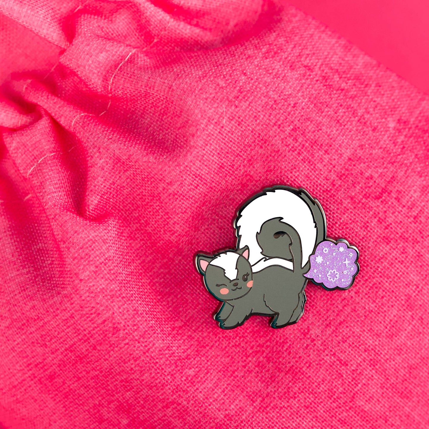 Skunky Spice Pin